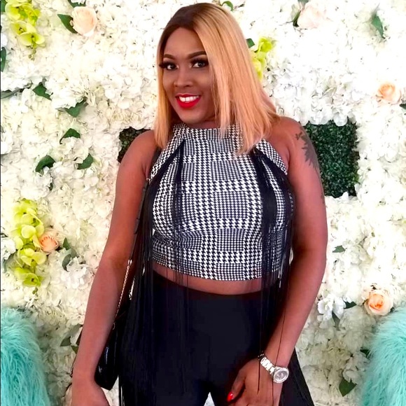 ✨Host Pick✨Structured Zebra Print Fringe Crop Top - Picture 10 of 13